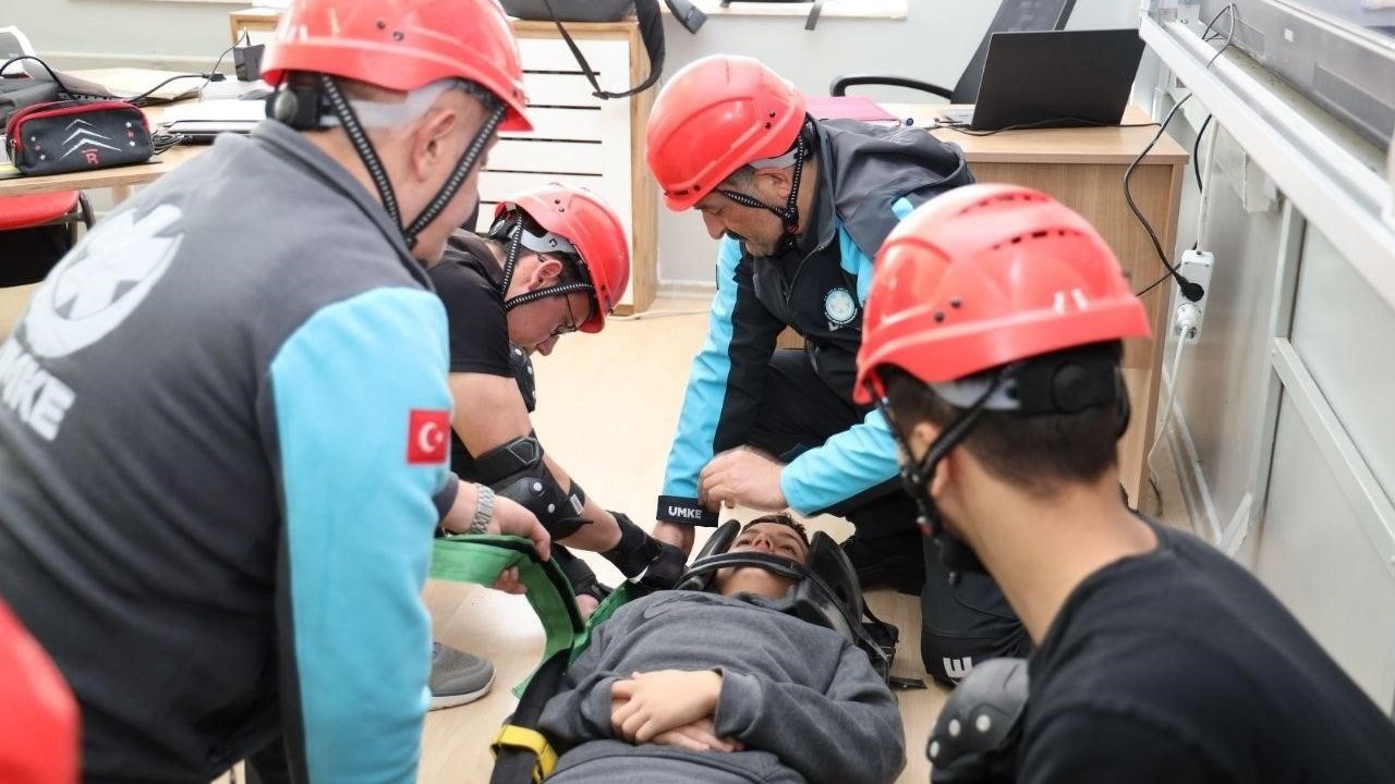 Deprem Haftası: Okullarda tahliye tatbikatı