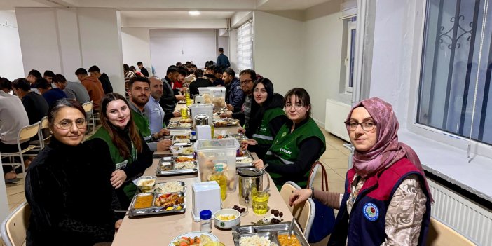 Kars’ta öğrenciler iftar programında bir araya geldi