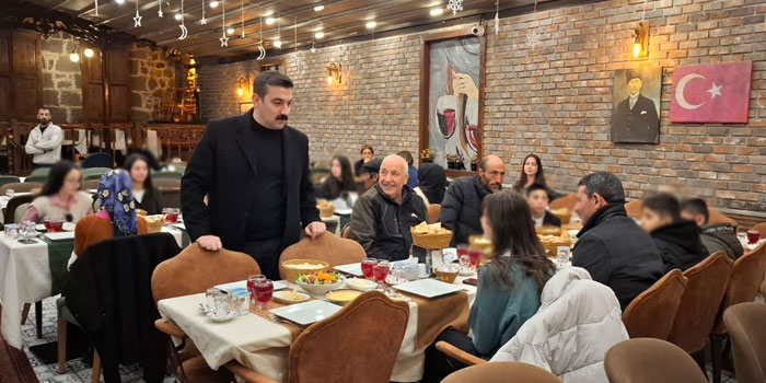 Arpaçay’da ebeveyn kaybı yaşayan çocuklar için iftar programı düzenlendi