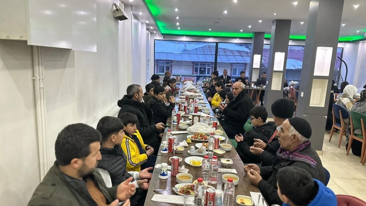 Bingöl’de çocuklar ve aileleri için iftar programı düzenlendi