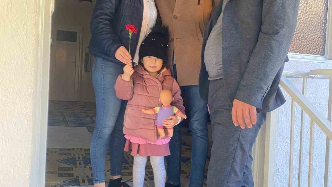 Meşeli Mahalle Muhtarı Yavuz’dan Kadınlara 8 Mart jesti