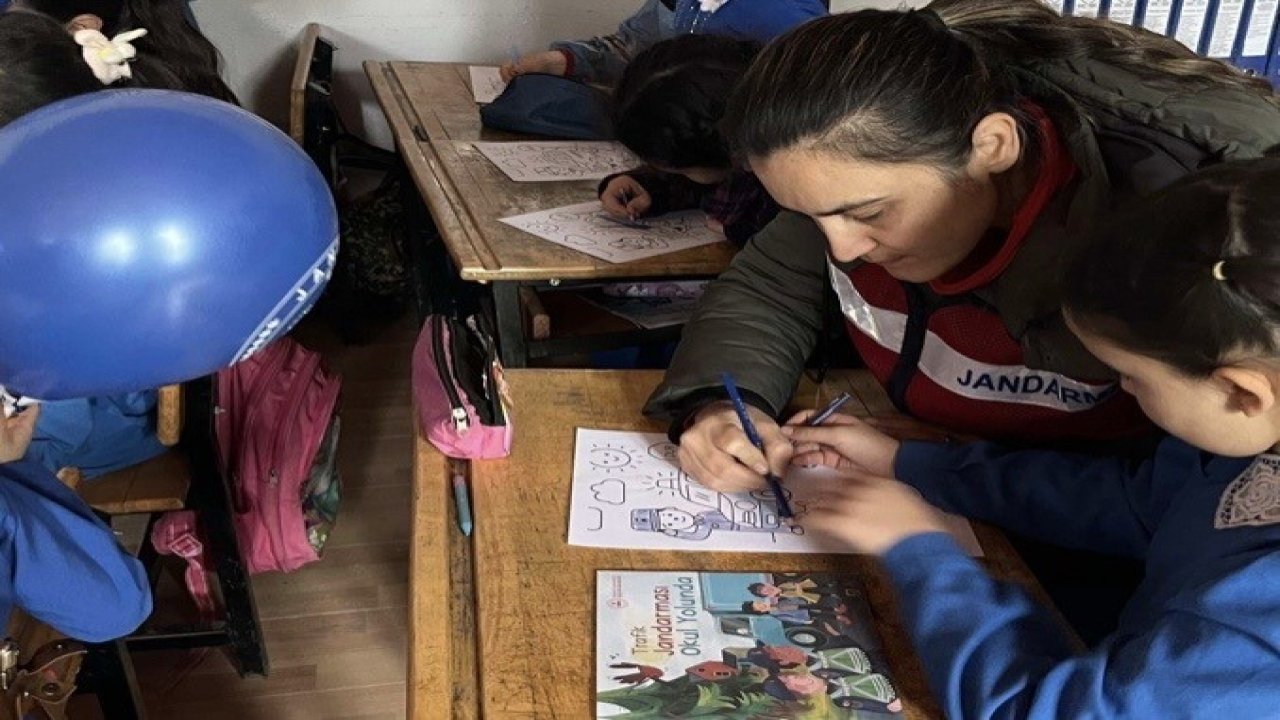 Uşak’ta jandarmadan öğrencilere ziyaret