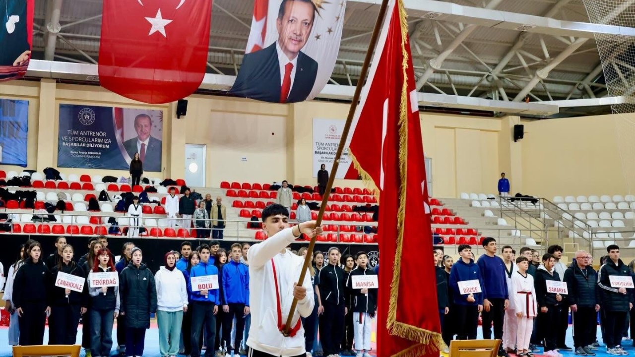 Bilecik’te 400 sporcu tekvando grup müsabakalarında ter döktü