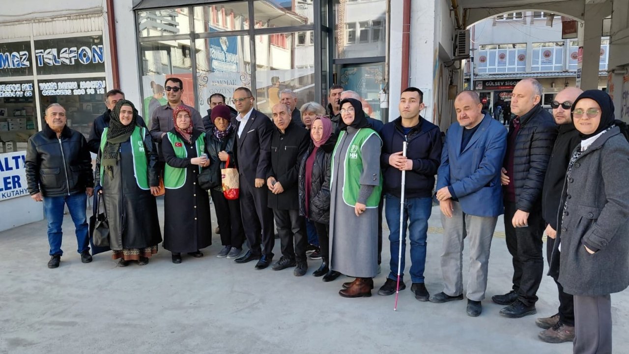 Kütahya’da görme engellilere konuşan saat desteği