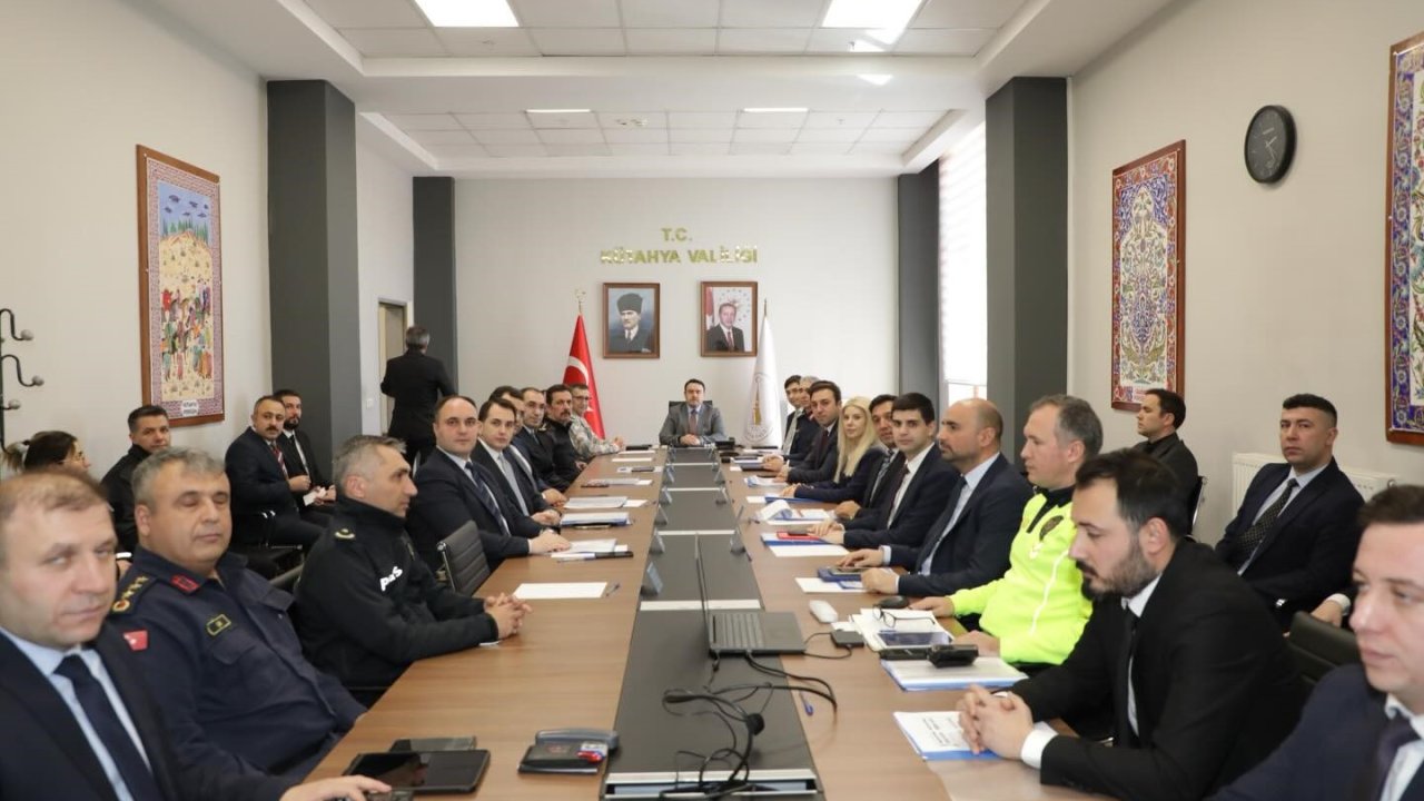 Vali Işın: "Tüm tedbirler titizlikle uygulanmaya devam edecek"