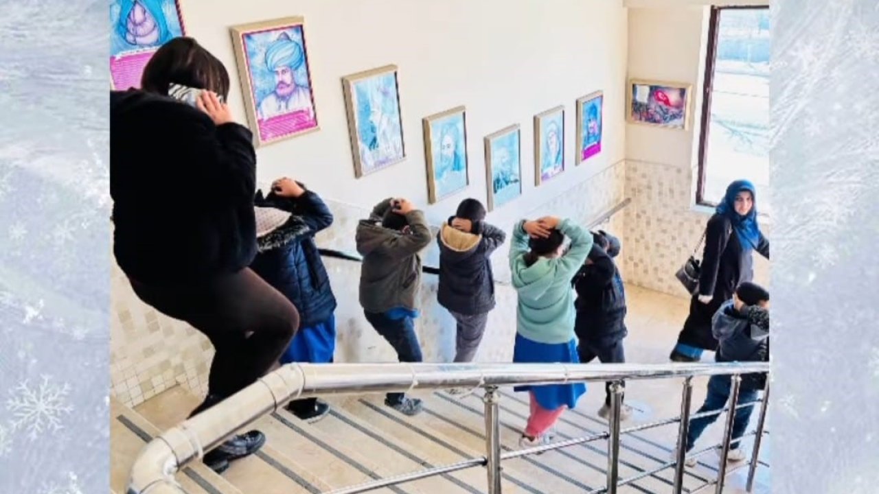 Yunak’taki okullarda deprem tahliye tatbikatı gerçekleştirildi