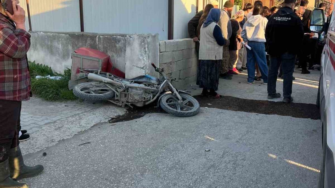 Otomobille çarpışan motosikletli ağır yaralandı