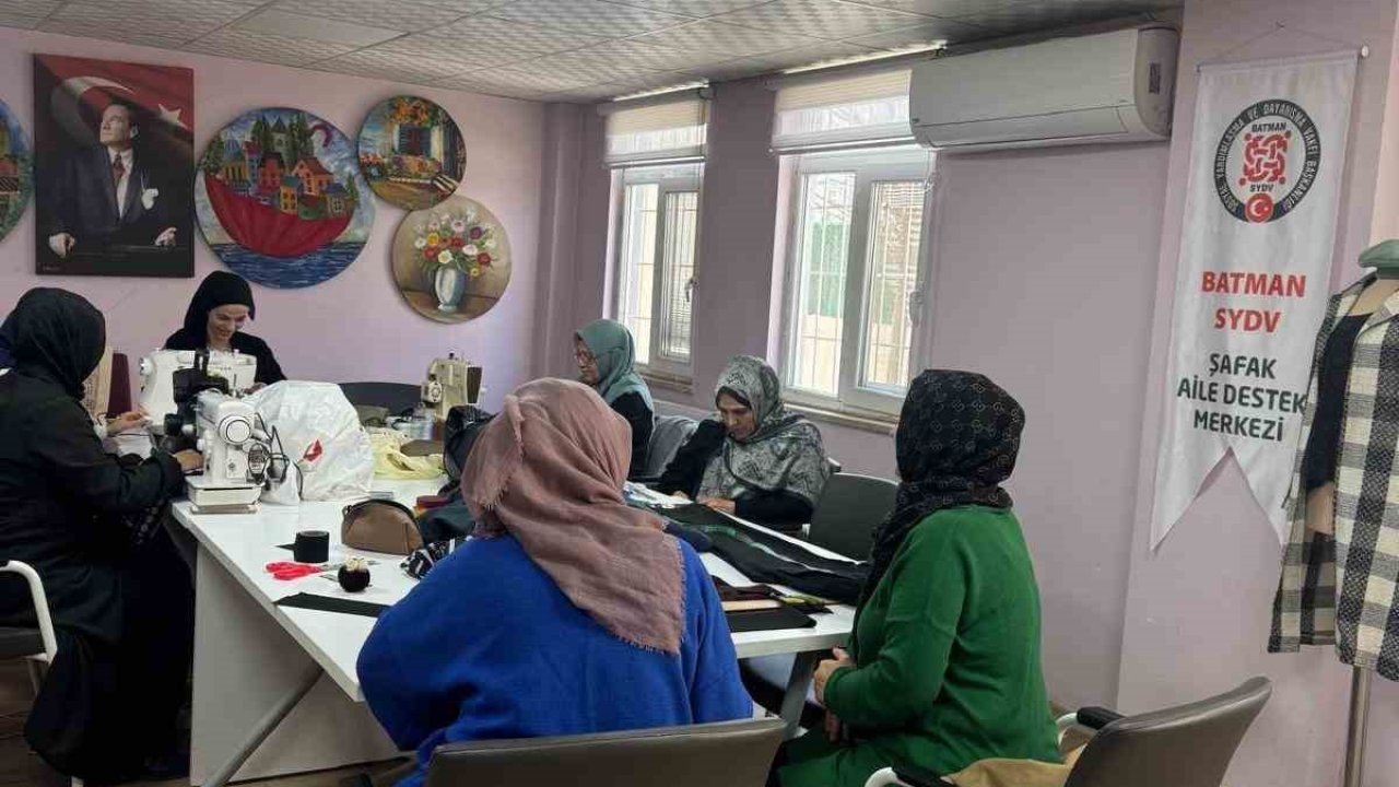 Batman’da kadınlar ilmek ilmek geleceği dokuyor