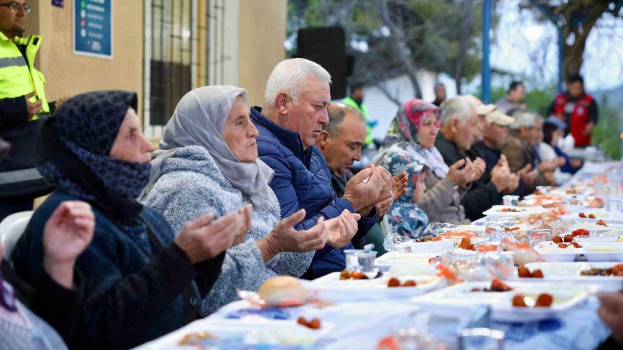 Didim Belediyesi Batıköy’de iftar sofrası kurdu