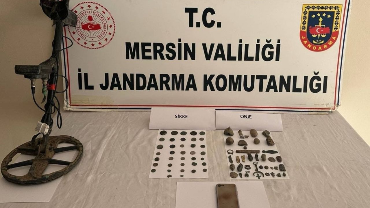 Mersin’de tarihi eser operasyonu, çeşitli objeler ele geçirildi
