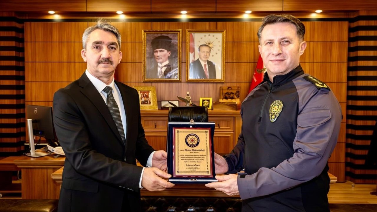 Bilecik’te emekliye ayrılan polis memuruna plaket