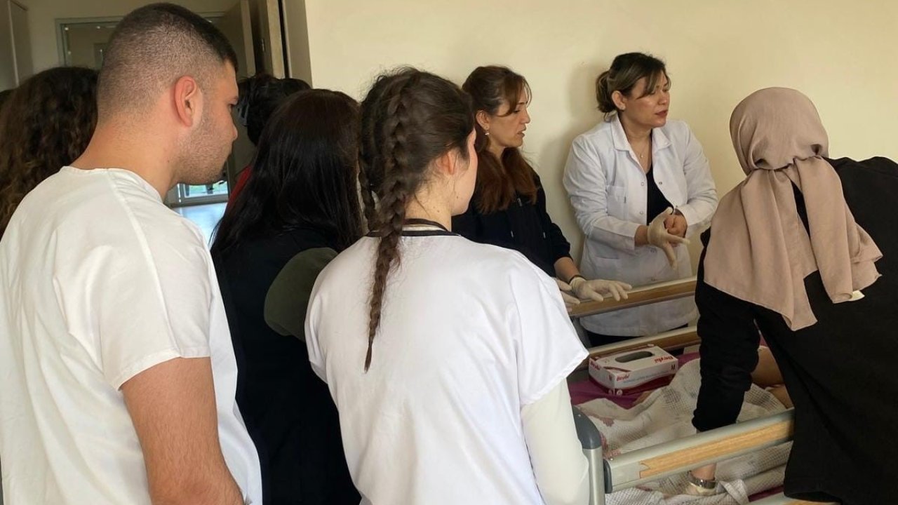 "Yara Bakımı Eğitimi" uygulamalı olarak yapıldı