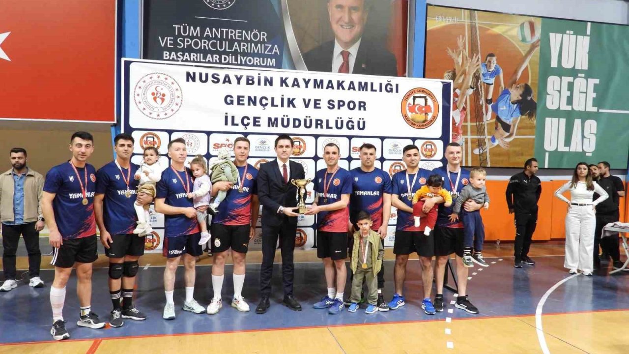 Nusaybin’de kurumlar arası voleybol turnuvası sona erdi
