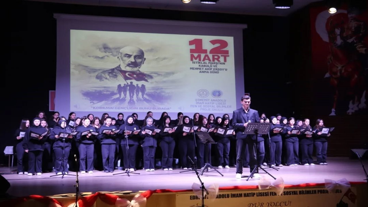 İstiklal Marşı’nın Kabulü ve Mehmet Akif Ersoy’u Anma Programı Edremit’te gerçekleştirildi