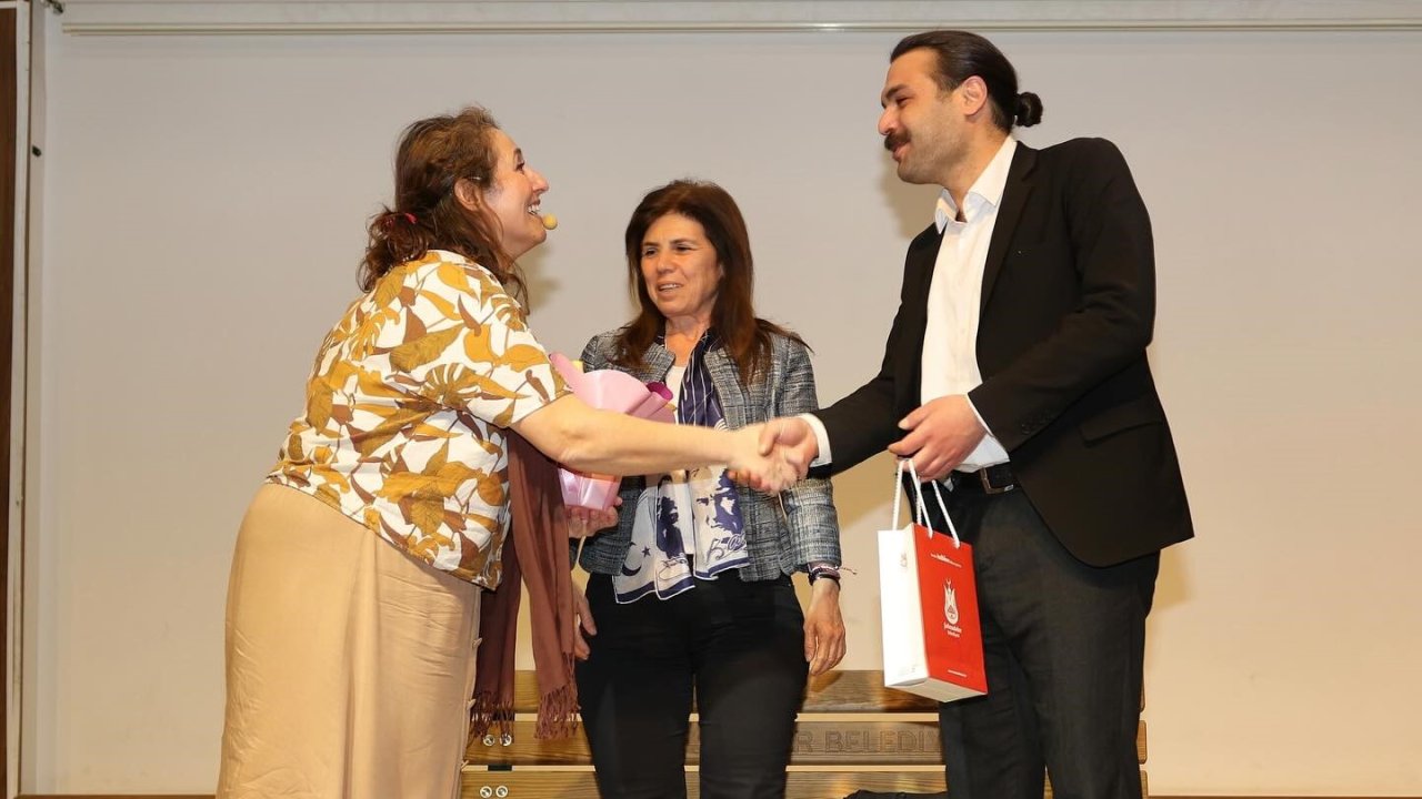 "Çatlak" oyunu büyük beğeni topladı