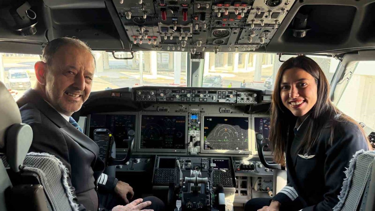 Baba ve kız aynı kokpitte: 42 yıllık pilot gökyüzüne kızıyla veda etti