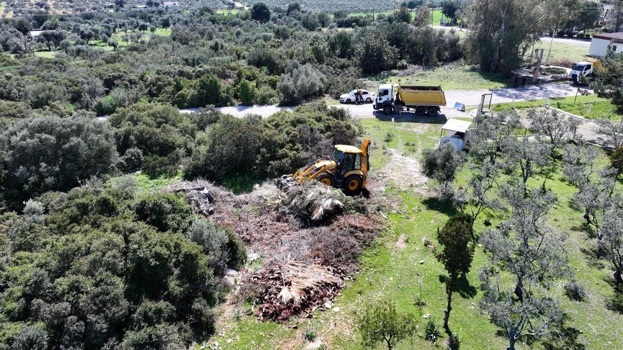Didim Belediyesi ekiplerinden temizlik çalışması
