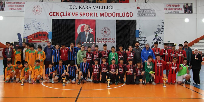 Kars’ta Okul Sporları Futsal İl Birinciliği Tamamlandı