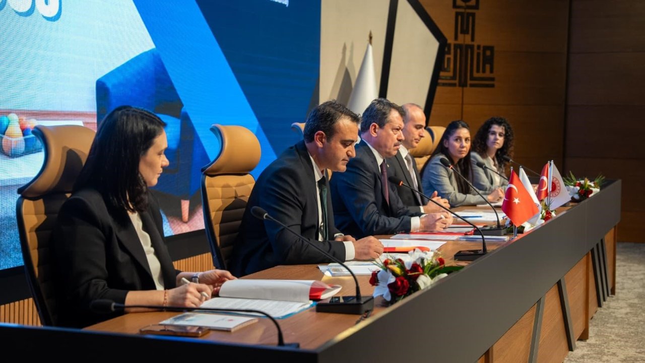 İzmir’de adli destek ve mağdur hizmetleri toplantısı yapıldı