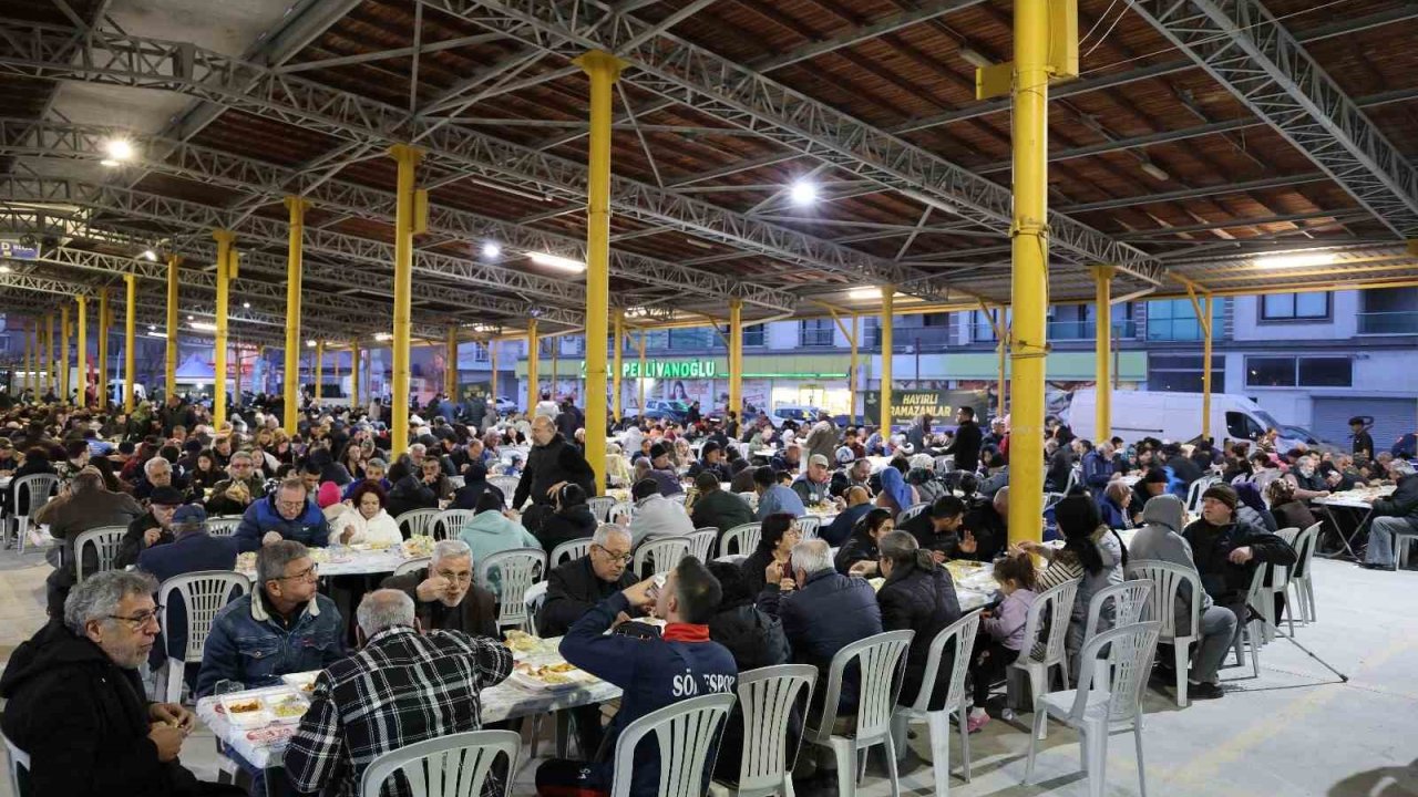 Başkan Çerçioğlu, vatandaşları iftar sofrasında buluşturuyor