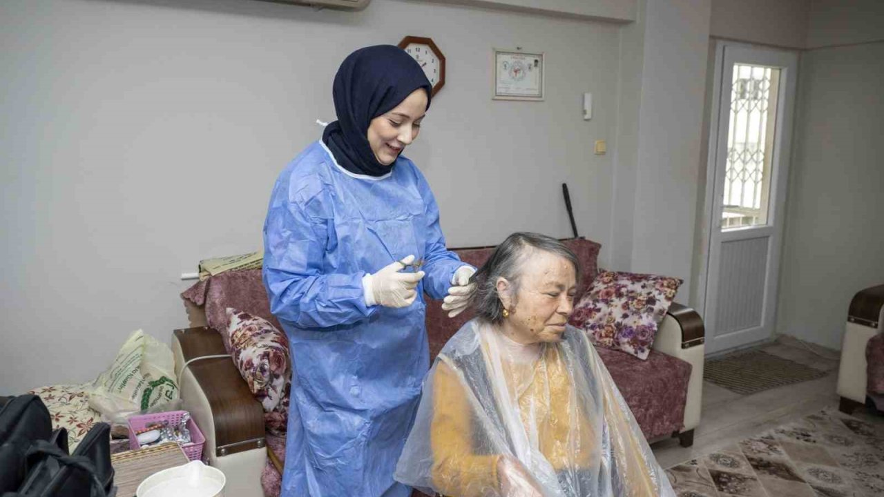 Mersin Büyükşehir Belediyesinden yaşlılara bayram desteği