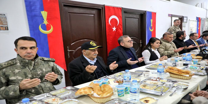 Vali Ziya Polat şehit aileleriyle iftarda bir araya geldi
