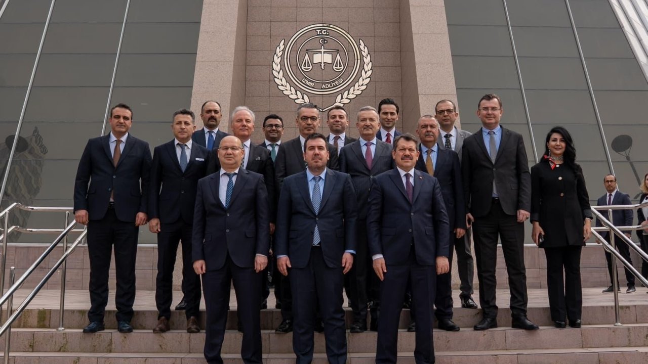 Adalet Bakan Yardımcısı Tuncay, İzmir Adliyesi’ni ziyaret etti