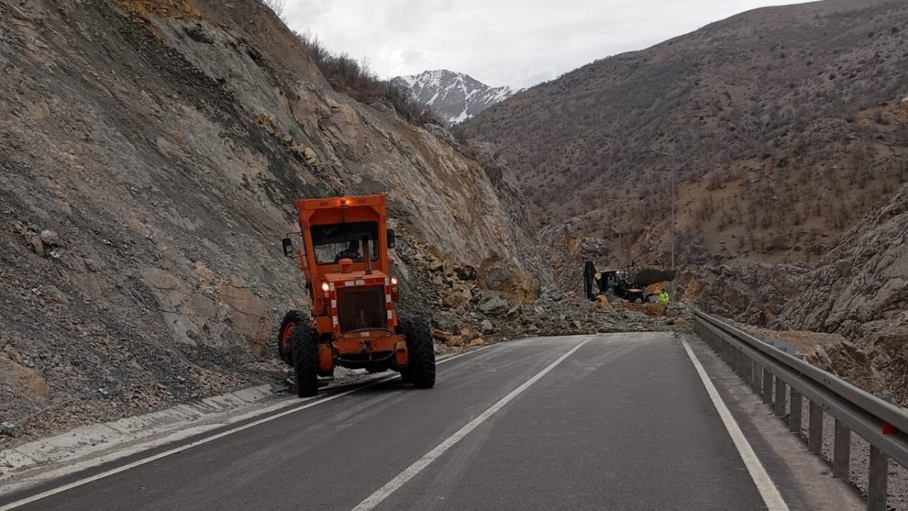 Malatya-Adıyaman yolunda heyelan