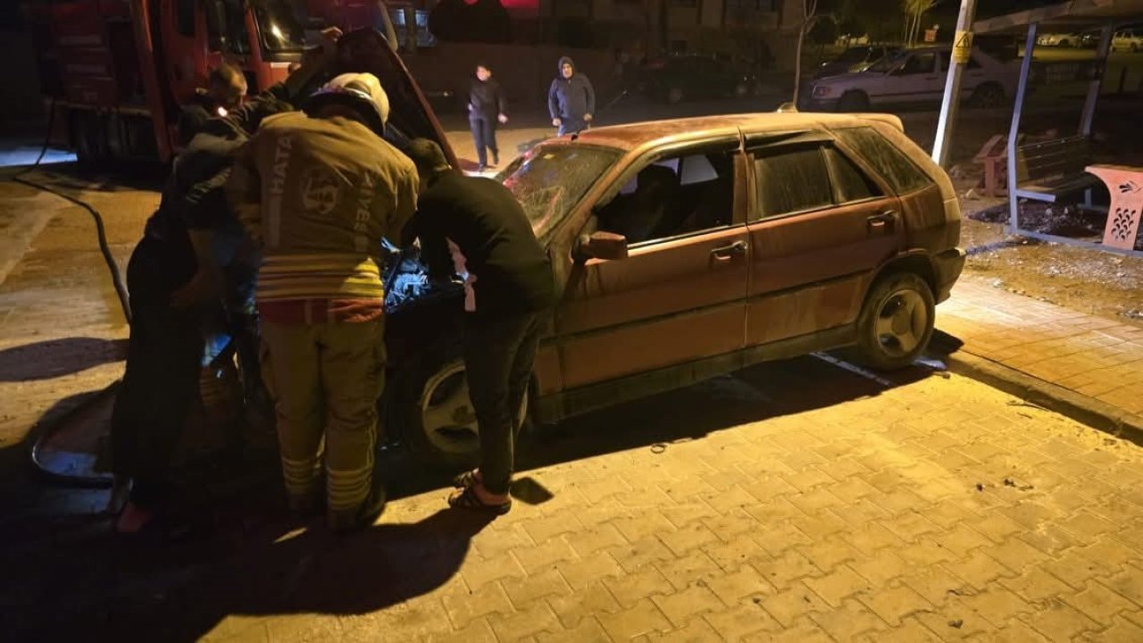 İskenderun’da otomobiL yangını