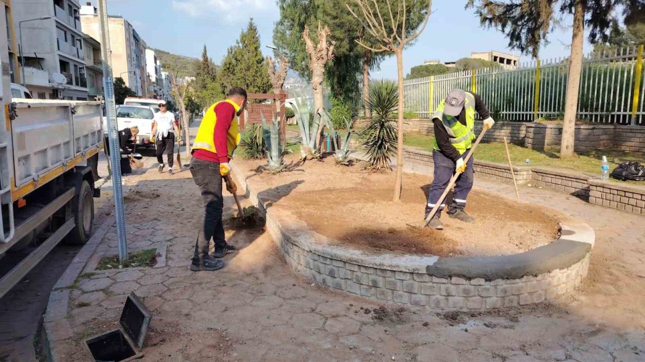 Büyükşehir ekipleri Efeler’i bayrama hazırlıyor