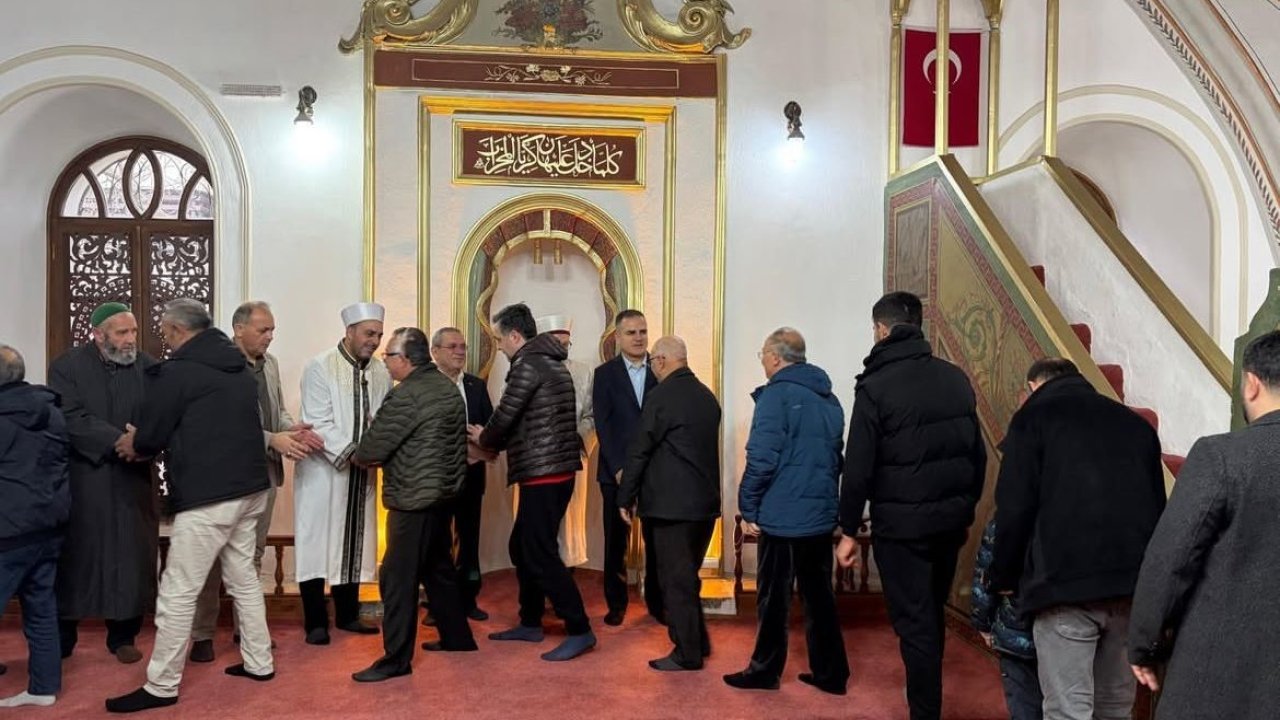 Vali Akbıyık bayram namazını Menteşe’de kıldı
