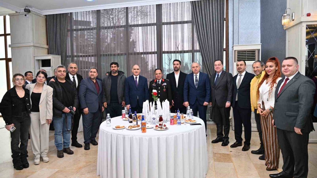 Manisa protokolü bayramlaşmada buluştu