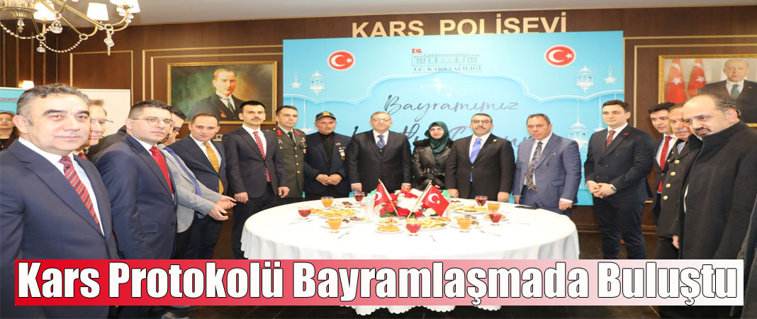 Kars’ta bayramlaşma programı yoğun katılımla gerçekleşti