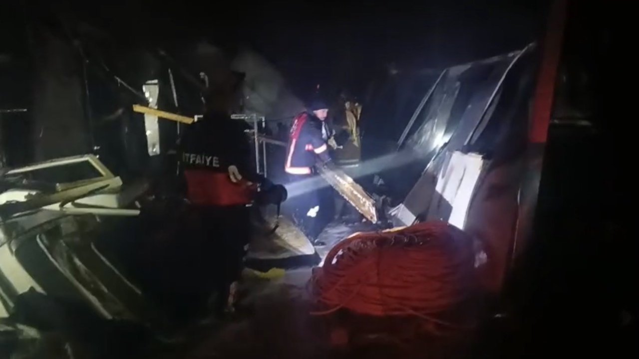 İşçilerin kaldığı konteynerlerde korkutan yangın