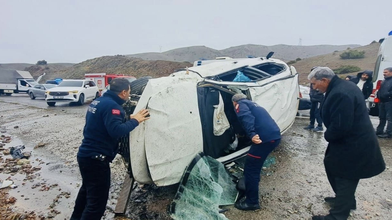 Bingöl’de trafik kazası : 4 yaralı