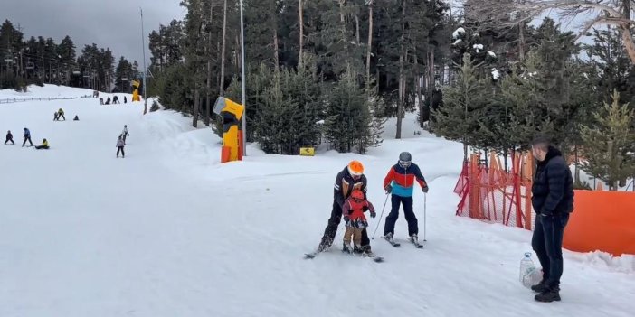 Kars'ta kayak merkezinde bayram yoğunluğu