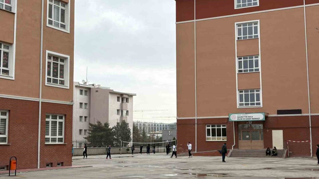 Ara tatil sona erdi, okullarda dersler yeniden başladı