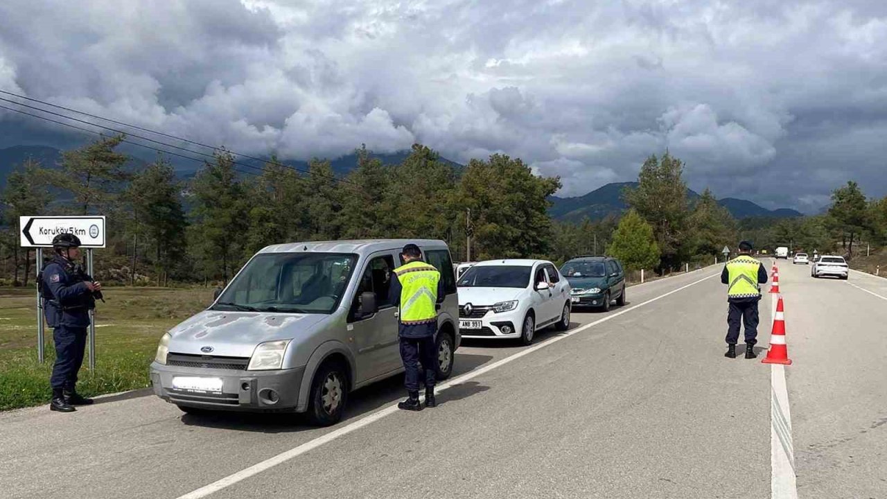 Çeşitli suçlardan aranan 38 şahıs tutuklandı
