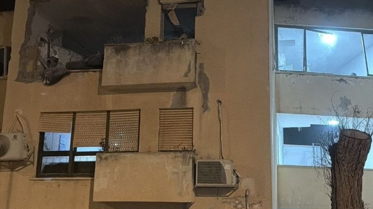 İran’dan İsrail’in kuzeyine yapılan füze saldırısı maddi hasara yol açtı