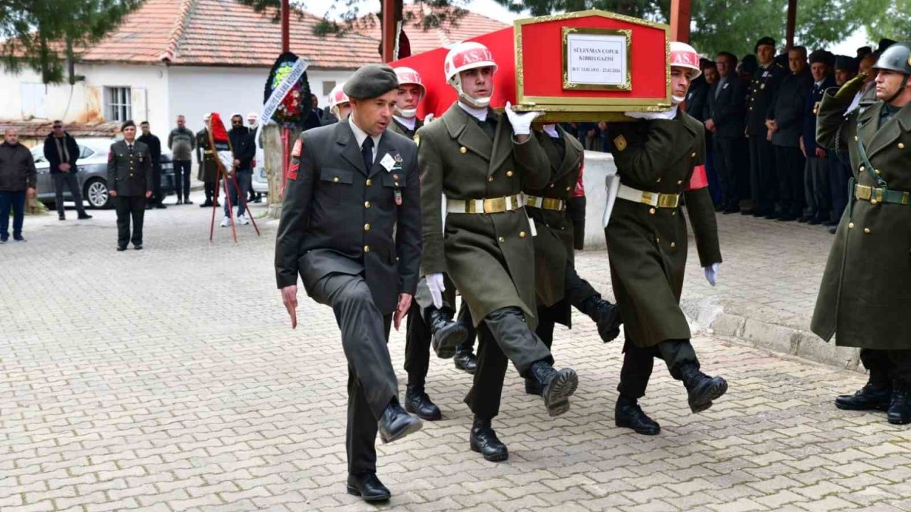 Alaşehirli Kıbrıs Gazisi son yolculuğuna uğurlandı
