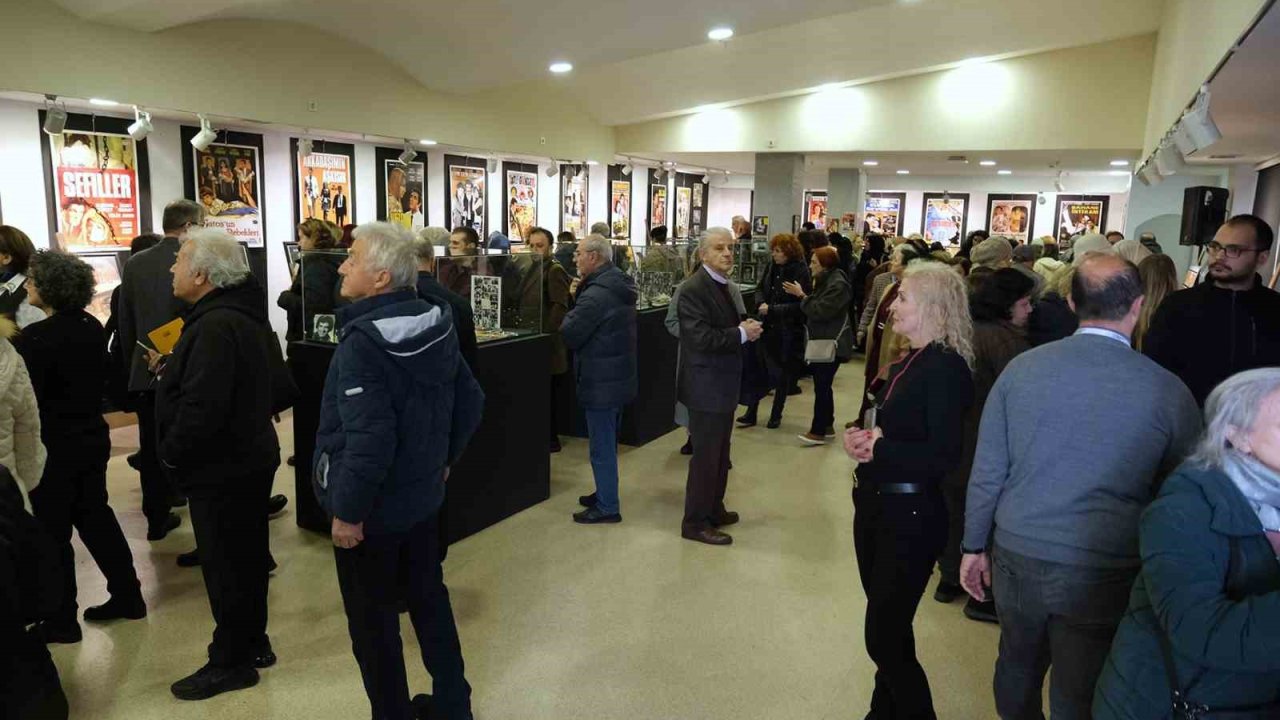 Efsane sanatçılar, yarım asır sonra İzzet Günay Sergisi’nde buluştu