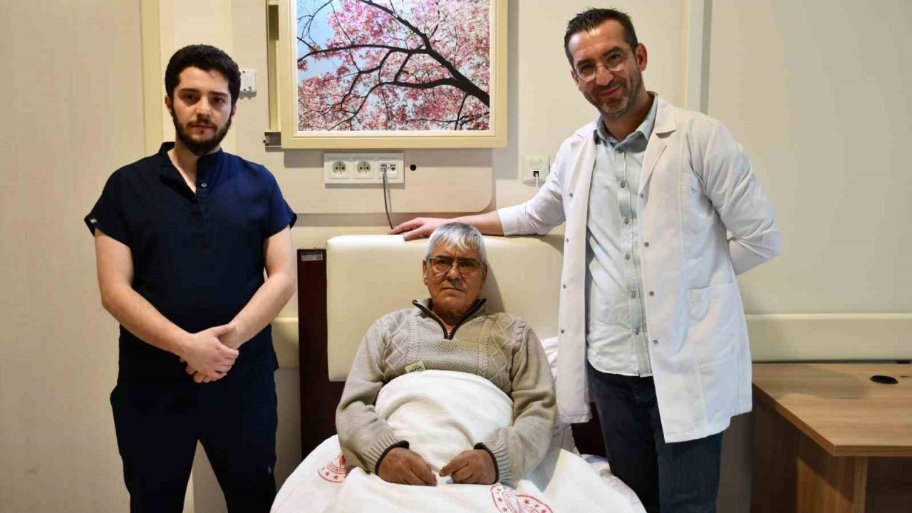 Alanya’da ULAR ameliyatıyla zorlu tümörde bağırsak devamlılığı korundu