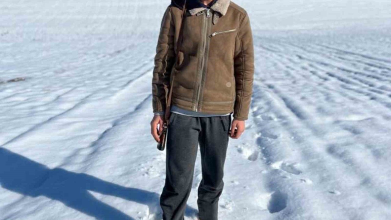 "Okula gidiyorum" diyerek evden ayrılan gençten haber alınamıyor