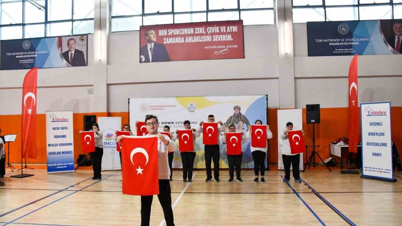 Down sendromlu gençler sporda becerilerini sergiledi