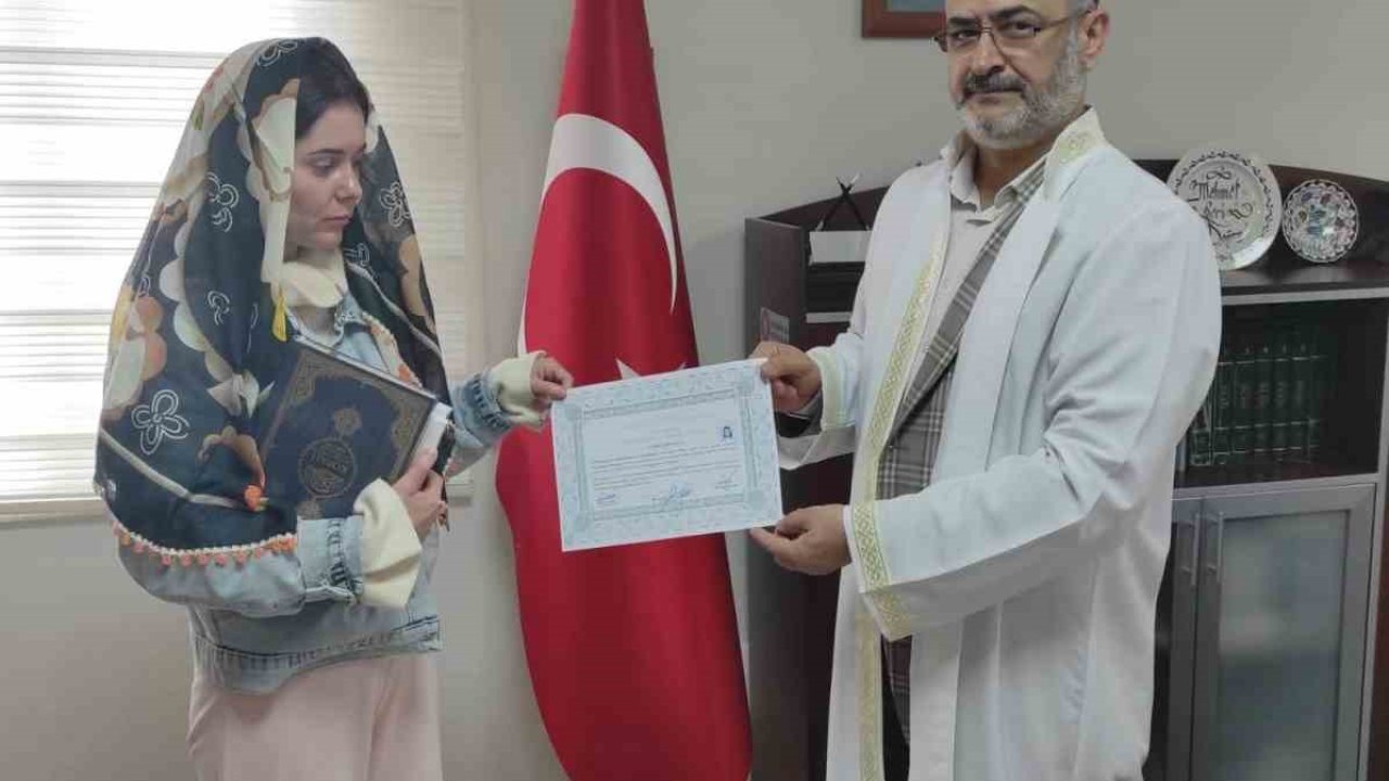 Viktoria müslüman oldu, Amine ismini aldı