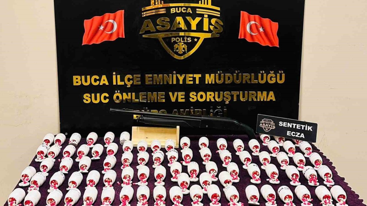 İzmir’de 5 bine yakın uyuşturucu hap ele geçirildi