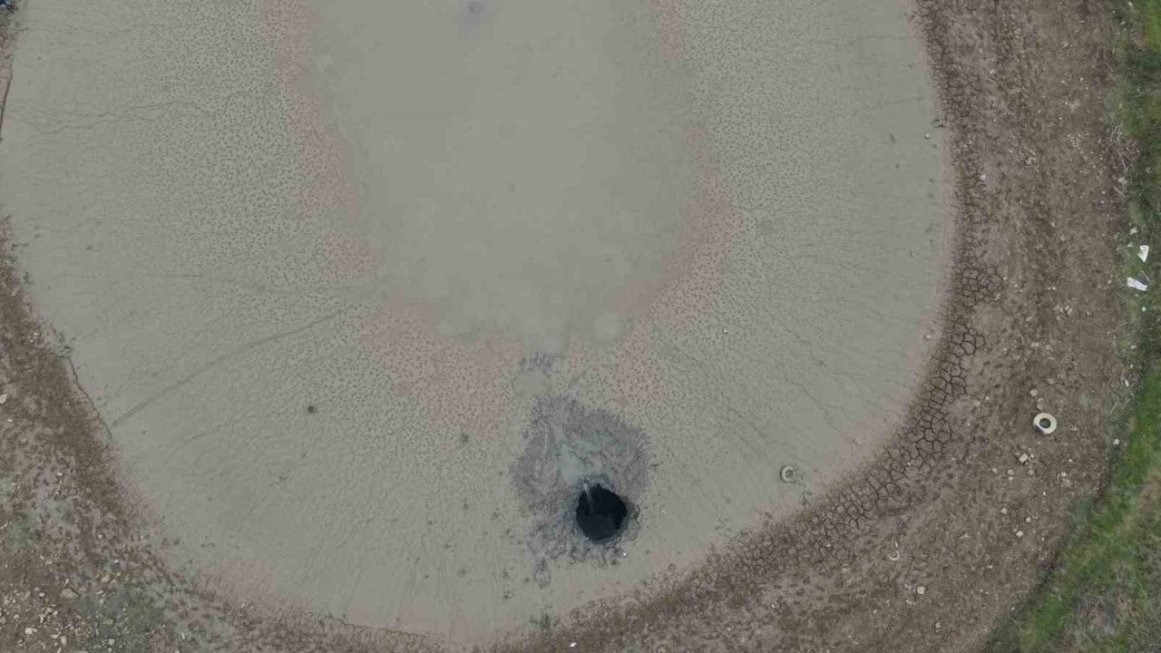 46 yıl sonra ortaya çıktı: Gölet çöktü, su yer altından başka noktadan çıktı