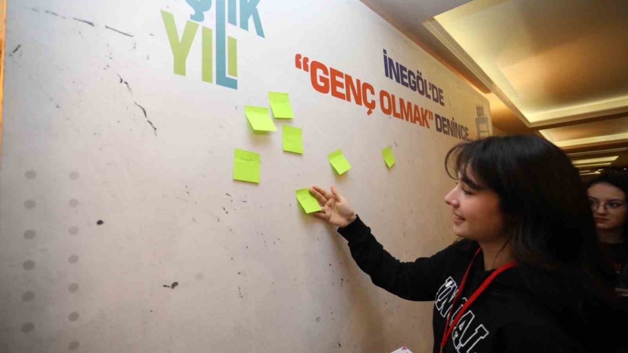 İnegöl’de söz gençlerin: 100’ü aşkın öğrenci geleceğin şehrini konuştu