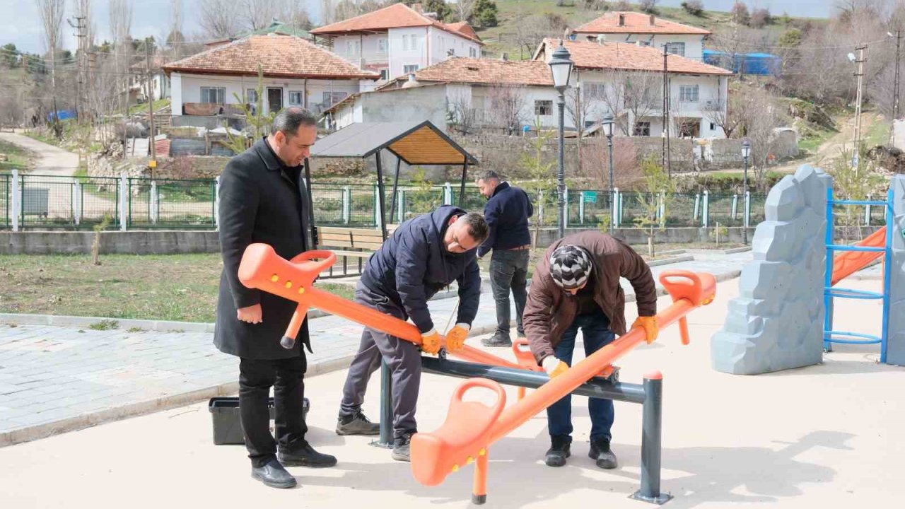 Akdağmadeni’nde bahar mesaisi: park ve bahçeler yenileniyor