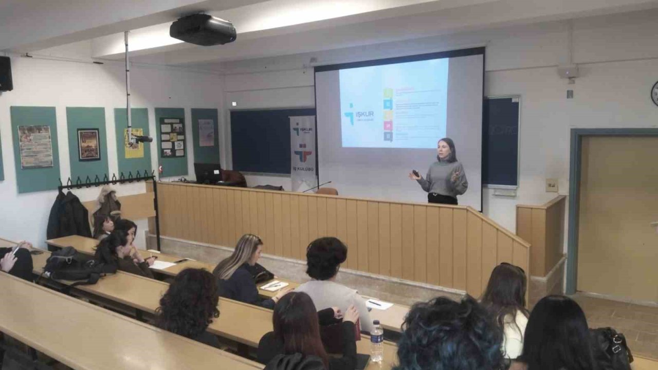 Anadolu Üniversitesi öğrencilerine İŞKUR’dan ’iş’ eğitimi